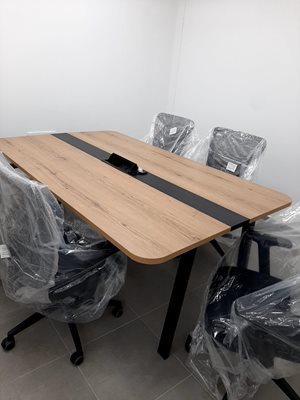 שולחן ישיבות מעוצב.S- 06